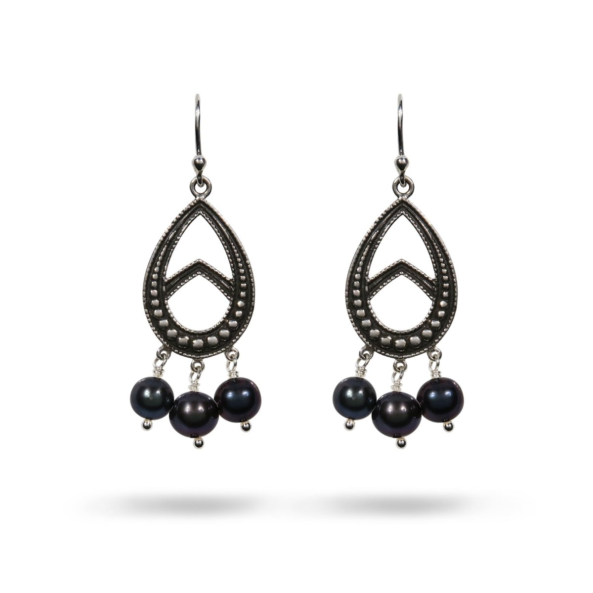 SMALL CHANDERLIER BLACK FRESH WATER PEARL DROP - 