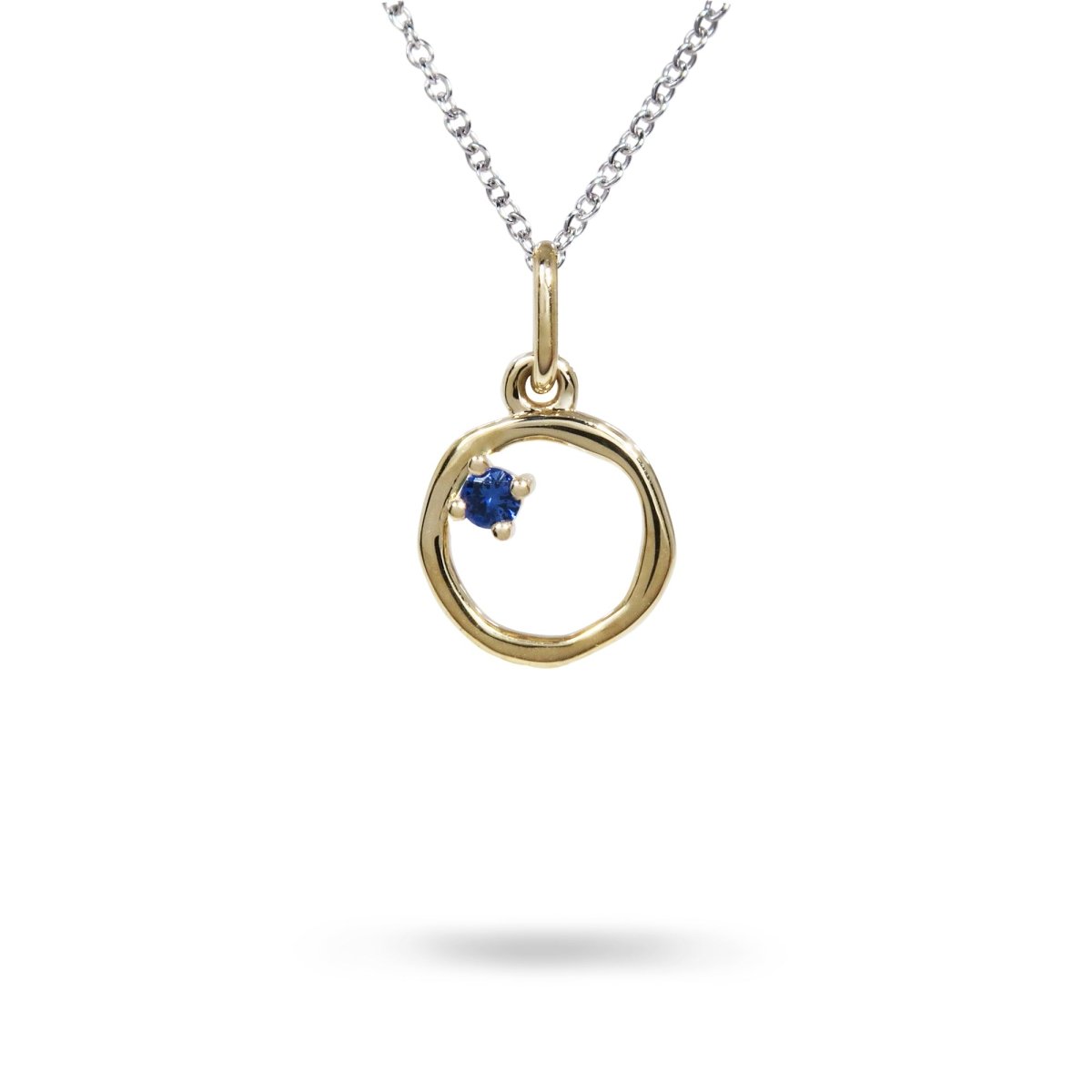10MM ORGANIC CIRCLE WITH BLUE SAPPHIRE IN 14K YELLOW GOLD - NECKLACES