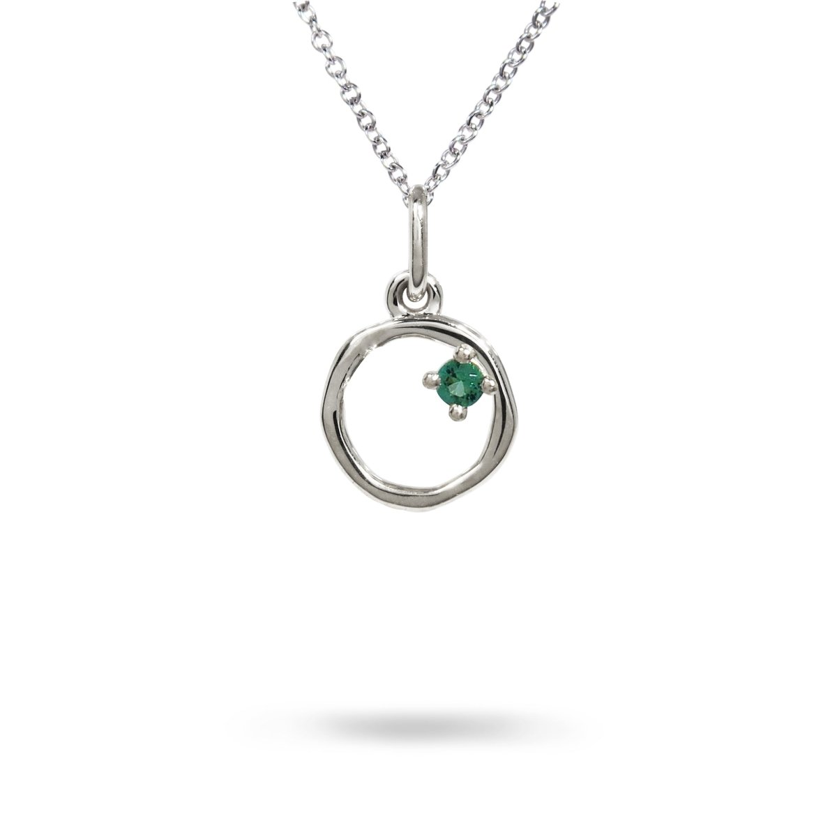 10MM ORGANIC CIRCLE WITH EMERALD IN STERLING SILVER - NECKLACES