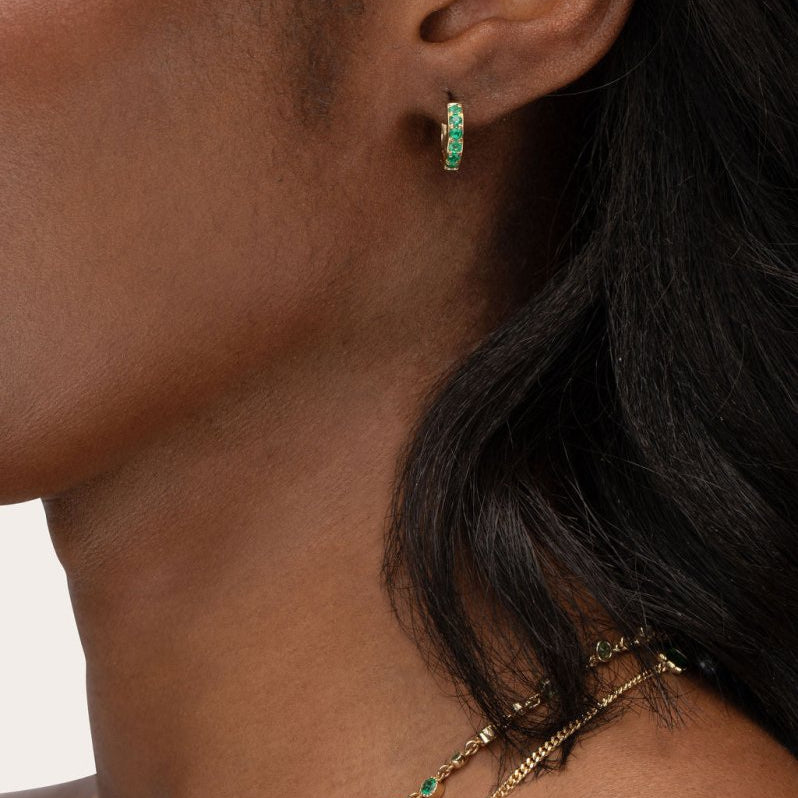 EMEREALD HUGGIE EARRINGS IN YELLOW GOLD - EARRINGS