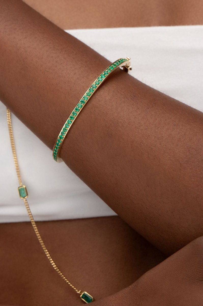 HINGED EMERALD BANGLE IN YELLOW GOLD - BRACELETS