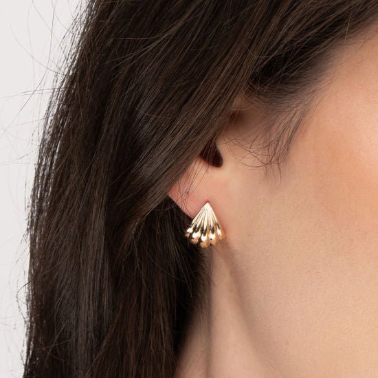 SMALL SCALLOPED HOOP EARRINGS IN YELLOW GOLD - EARRINGS