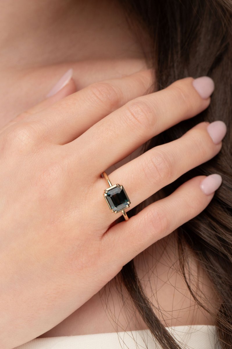 RADIANT GREEN SAPPHIRE RING IN YELLOW GOLD - ALL RINGS