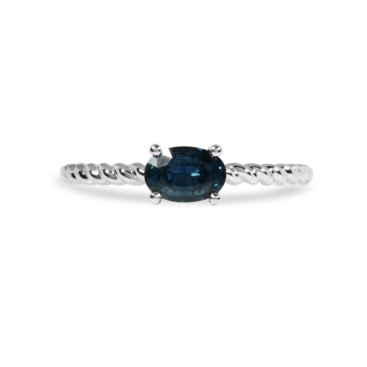 OVAL BLUE SAPPHIRE TWIST BAND IN WHITE GOLD - 