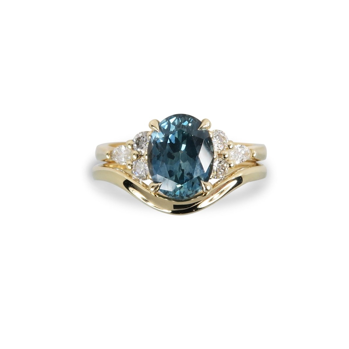 CURVED FITTED BAND IN 14K YELLOW GOLD - Rings