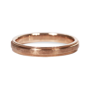 RAISED & HAMMERED CENTER WEDDING BAND IN ROSE GOLD