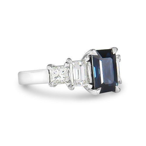 BLUE SAPPHIRE AND DIAMOND RING -