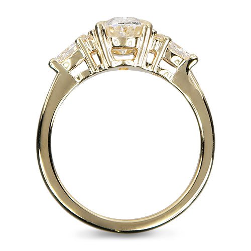 OVAL CUT DIAMOND ENGAGEMENT RING IN YELLOW GOLD - ALL RINGS