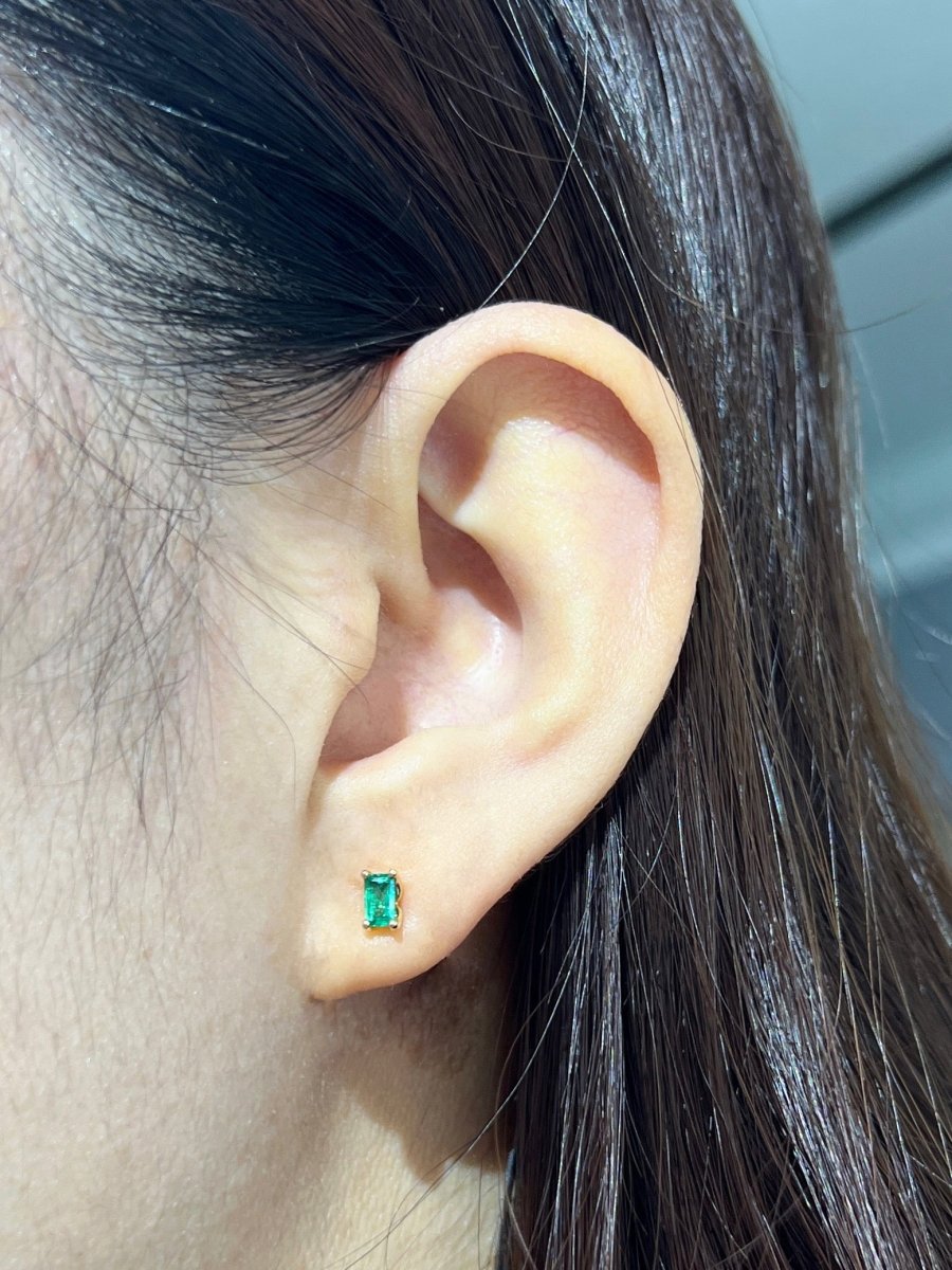 BLOSSOM STUD EMERALD EARRINGS IN YELLOW GOLD - EARRINGS