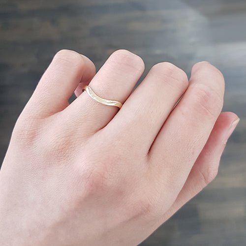 CURVED FLAT TOP WEDDING BAND IN YELLOW GOLD - ALL RINGS