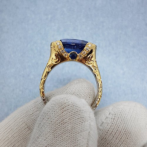 BLUE SAPPHIRE RING WITH HAND ENGRAVING -