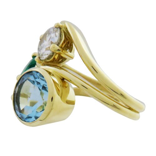 THREE GEM STATEMENT RING IN YELLOW GOLD -
