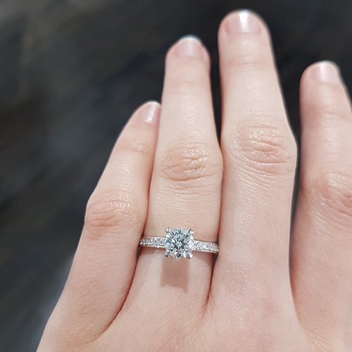 BELLA ENGAGEMENT RING WITH EXCELLENT CUT 0.85CT DIAMOND IN WHITE GOLD -