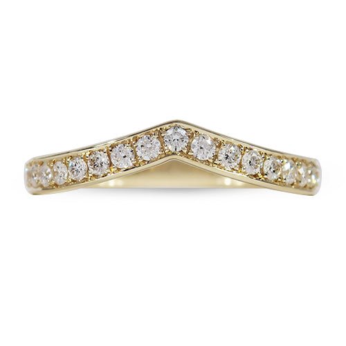 CHEVRON PAVÉ BAND IN YELLOW GOLD -