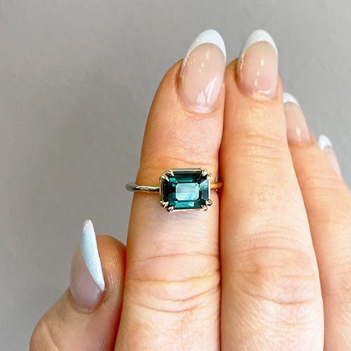 RADIANT GREEN SAPPHIRE RING IN YELLOW GOLD - ALL RINGS