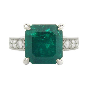 EMERALD RING IN WHITE GOLD WITH DIAMONDS -