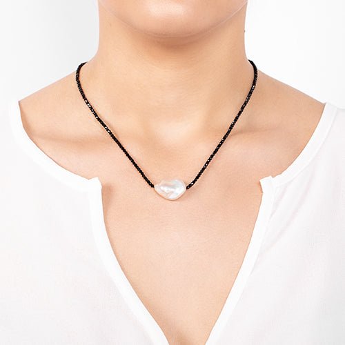 WHITE BAROQUE PEARL NECKLACE WITH SPINEL - NECKLACES