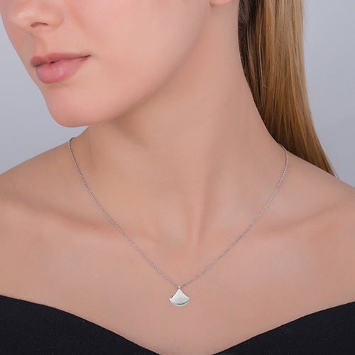 SMALL FAN PENDANT IN SILVER - NECKLACES